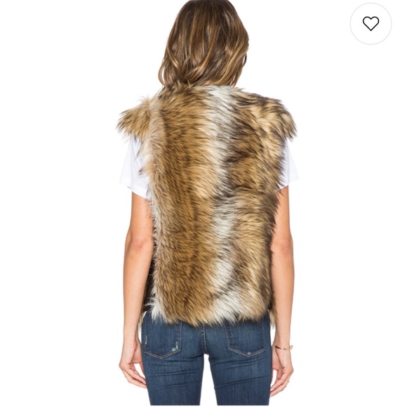 $345 12th Street] Cap Sleeve Faux Fur Vest in Tan Size Medium Boho Chic!! - Picture 6 of 8